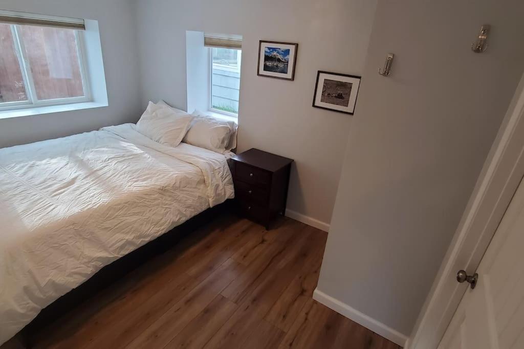 Luxury Dt Cottage - Free Parking - Self Check-In Анкъридж Екстериор снимка