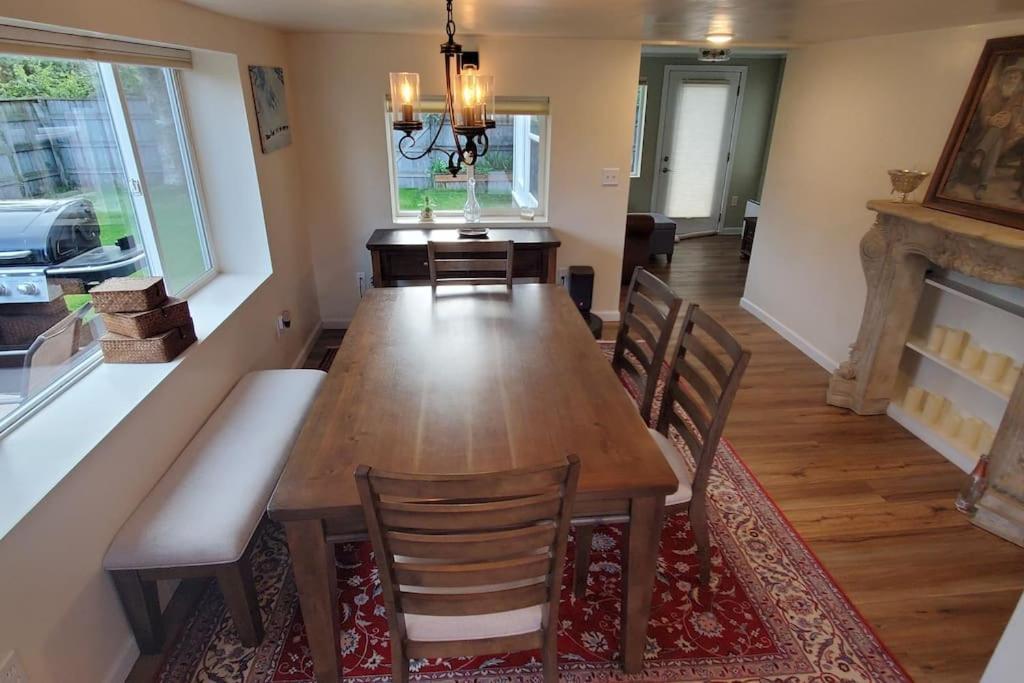 Luxury Dt Cottage - Free Parking - Self Check-In Анкъридж Екстериор снимка
